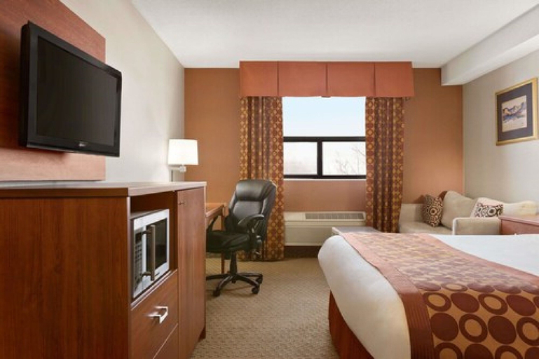 Bedroom 3, Travelodge by Wyndham Windsor, Essex