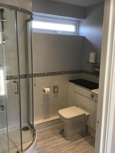 Bathroom 5, The New Inn Motel, North Yorkshire