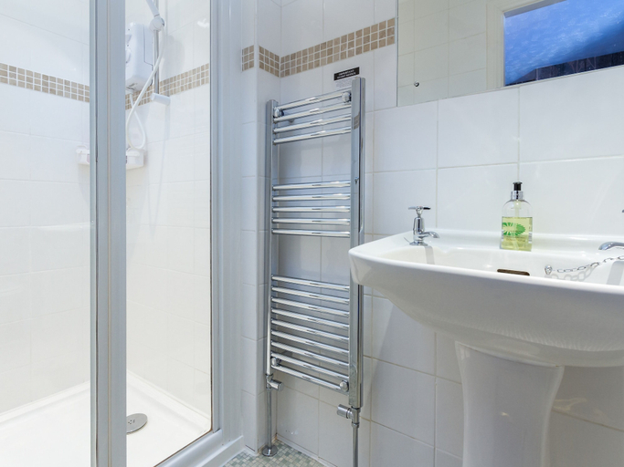 Bathroom 5, Elim House, Cumbria