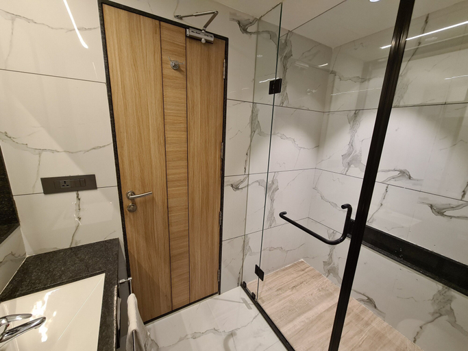 Bathroom 4, NRICH SKYOTEL, Navsari