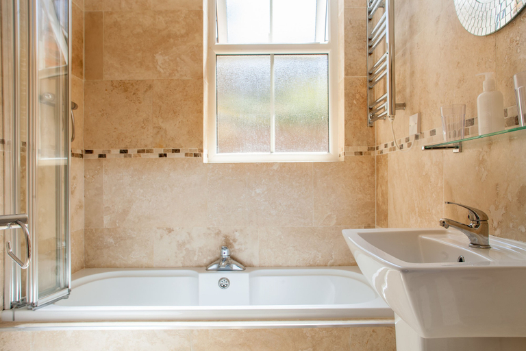 Bathroom 4, Apartment 32, York