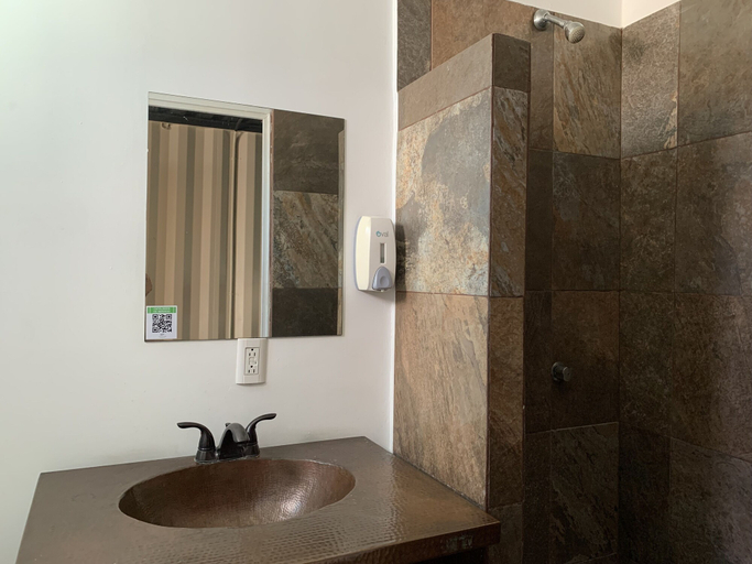 Bathroom 3, Container Inn Hotel Aeropuerto, Puerto Vallarta