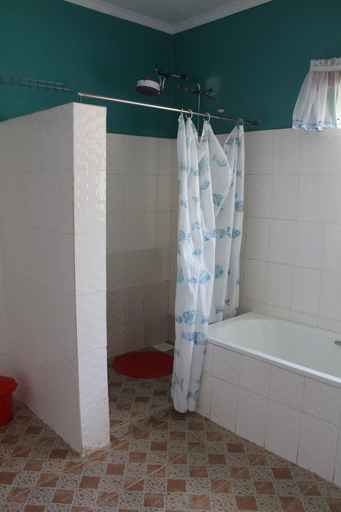 Bathroom 3, Tranquil homestays, Kieni