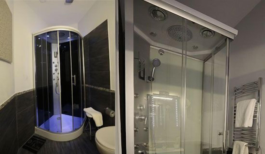 Bathroom 5, Attico Volta B&B, Foggia