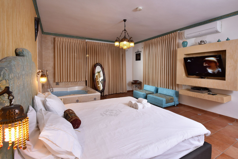 Bedroom 4, Eden's Boutique