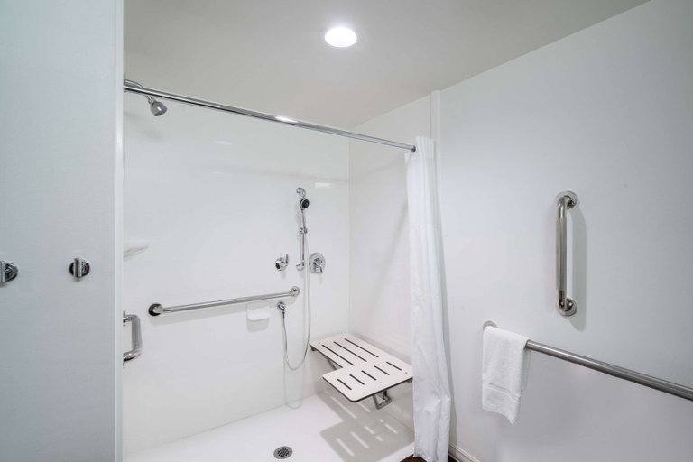 Bathroom 4, Hampton Inn Lafayette, Tippecanoe