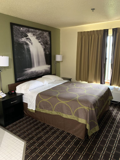 Bedroom 4, Super 8 by Wyndham Watertown WI, Jefferson