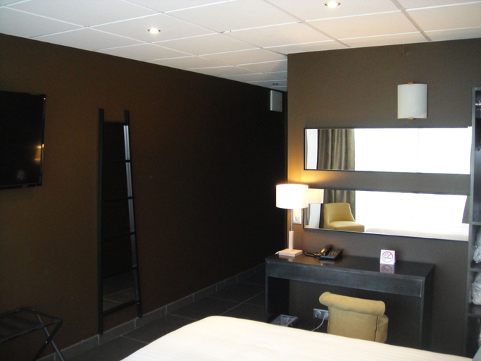 Bedroom 4, Hotel restaurant du Casino de Capvern, Hautes-Pyrénées