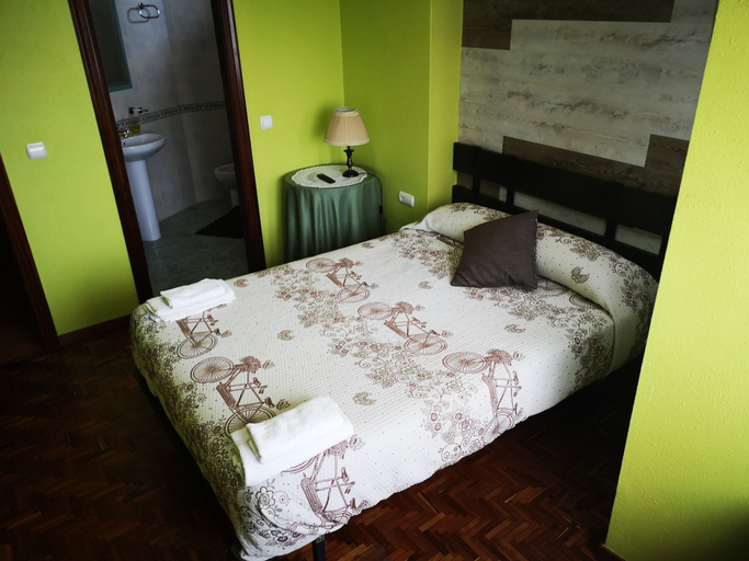 Bedroom 5, Hostal Louro, Pontevedra
