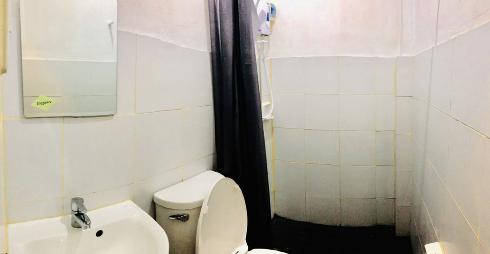 Bathroom 3, Hometown Hotel Bacolod - Lacson, Bacolod City