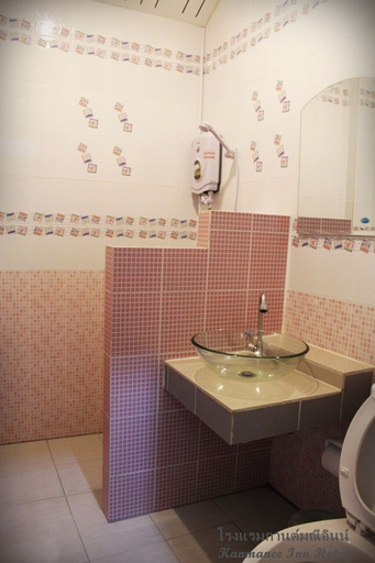 Bathroom 5, Kanmanee Inn, Muang Chiang Rai