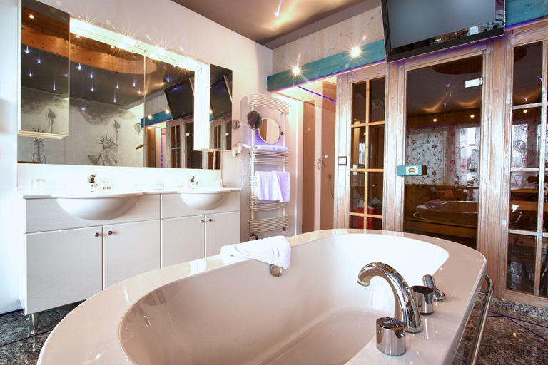 Bathroom 5, ALLVITALIS Traumhotel, Karlsruhe