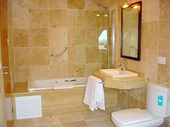 Bathroom 3, Complejo Turístico Raeiros, Pontevedra