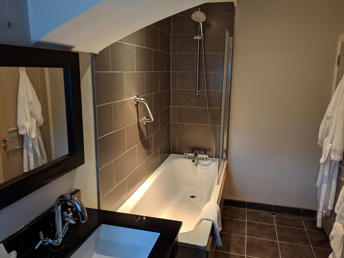 Bathroom 3, Hartsfield Manor, Surrey