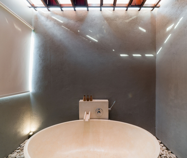 bathroom 4