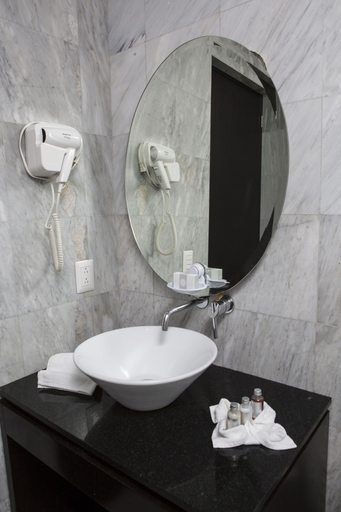 Bathroom 4, Suites Ganges, Mexico City