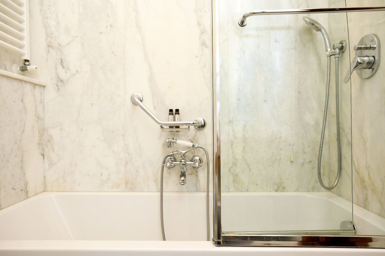 Bathroom 5, Hotel Palazzo Guardati, Napoli