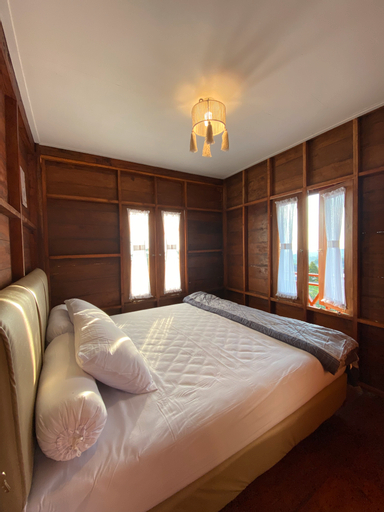 Bedroom 3, Wood Hill By Nginapsini, Bogor