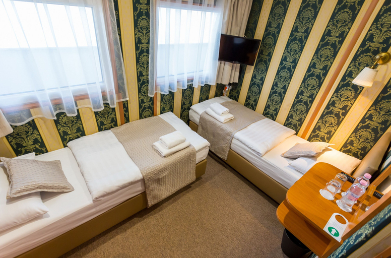 Bedroom 2, Grand Jules Boat Hotel Budapest, Budapesti