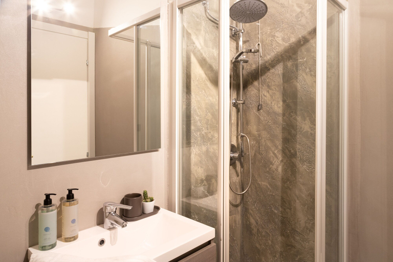 Bathroom 5, Fair Suite, Rome