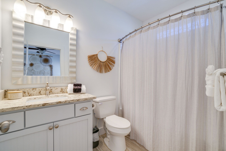 Bathroom 3, Beach House - The Starfish By Panhandle Getaways, Bay