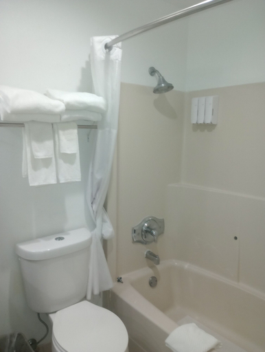 Bathroom 4, Quality Inn Post Falls - Coeur d'Alene, Kootenai