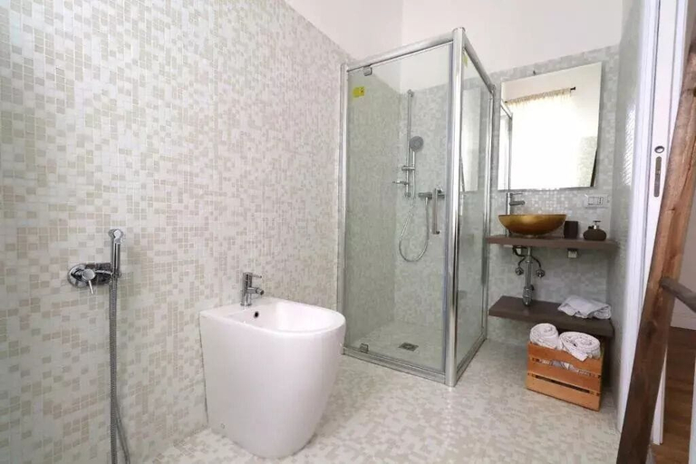 Bathroom 5, Baby Hotel, Torino