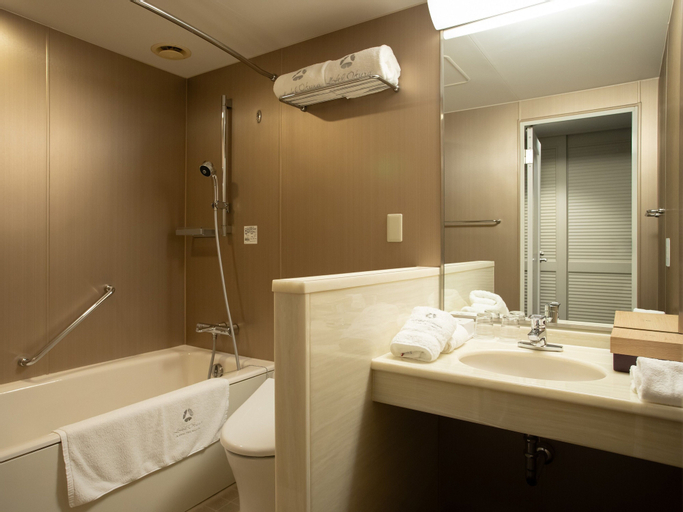 Bathroom 10