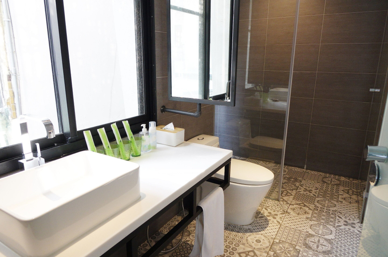 Bathroom 4, Tree House, Tainan