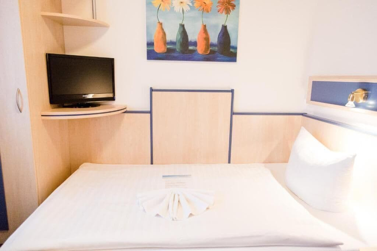 Bedroom 3, Friesen Hotel, Friesland