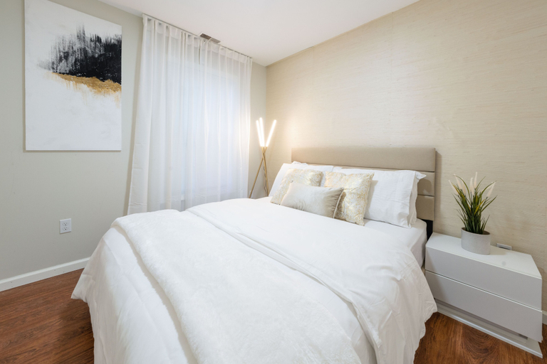 Bedroom 2, Modern Luxury Home near NYC FreeParking, Newark