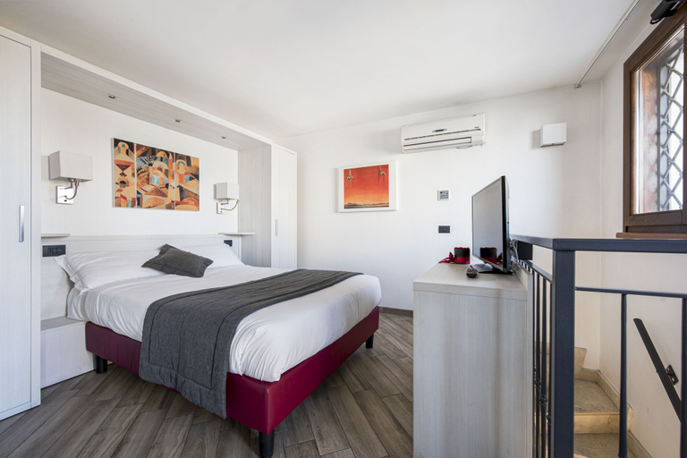 Bedroom 4, Borgo Aureo, Rome
