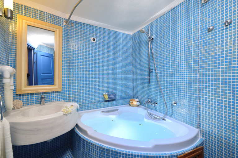 Bathroom 5, Tamarix del Mar Suites, South Aegean