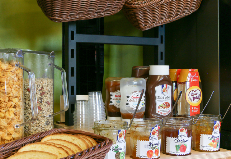 Food & Drinks 4, B&B HOTEL FREJUS Roquebrune, Var