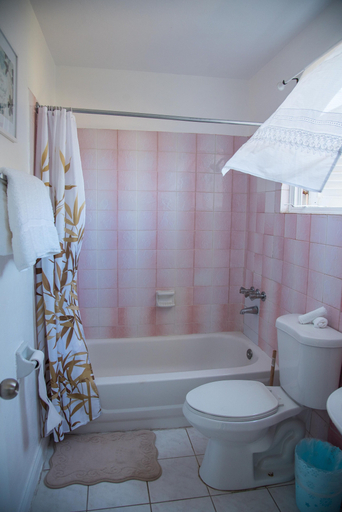 Bathroom, Emerald Corner at Fishermans point