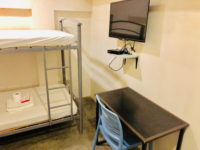 Bedroom 2, Hometown Hotel Bacolod - Lacson, Bacolod City