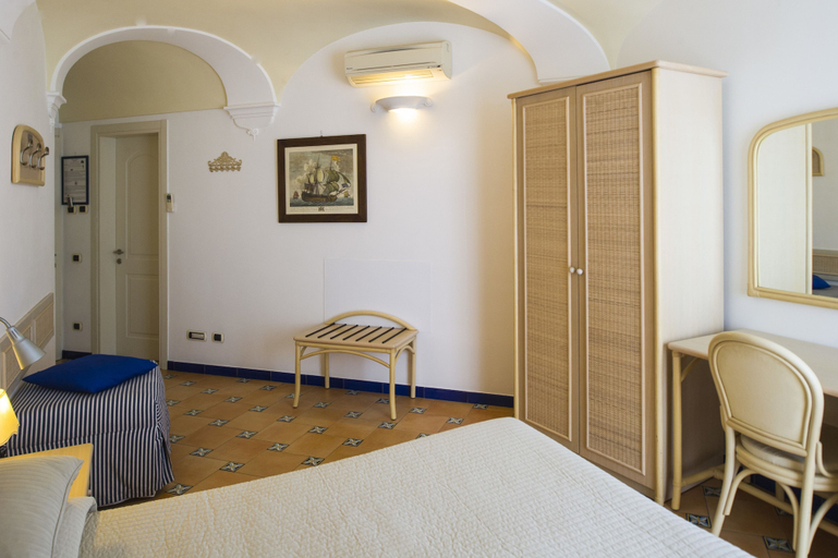 Bedroom 4, Hotel Bellevue Suite, Salerno