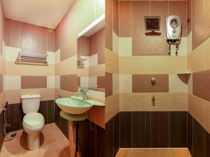 Bathroom 5, Hotel O Esplanade, Sandakan