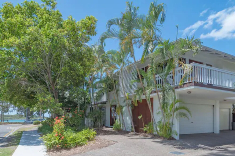 Exterior & Views 2, Noosa Outrigger Beach Resort, Noosa - Noosa-Noosaville