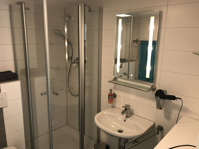 Bathroom 3, Wendlers Ferienwohnungen 4-6, Nürnberger Land