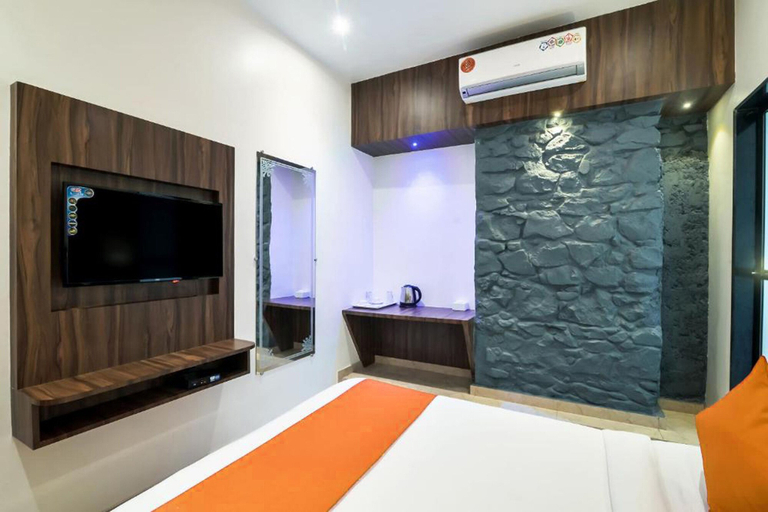 Bedroom 5, Hotel Sea Grand, Mumbai City