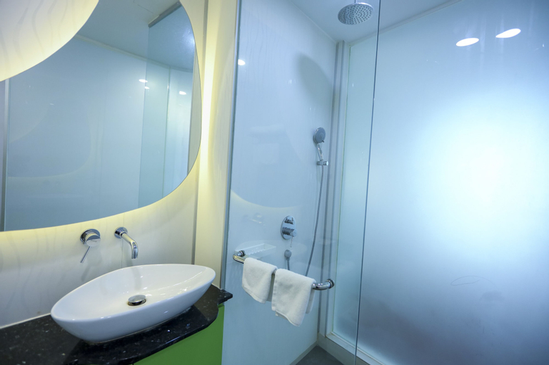 Bathroom 4
