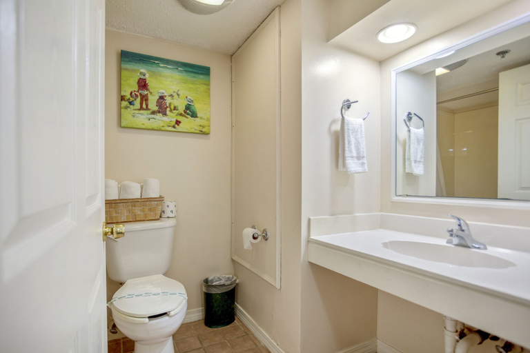 Bathroom 3, Edgewater Inn, Harrison