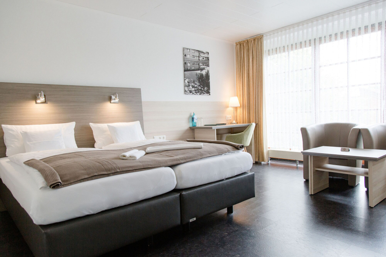Bedroom 3, Friesen Hotel, Friesland