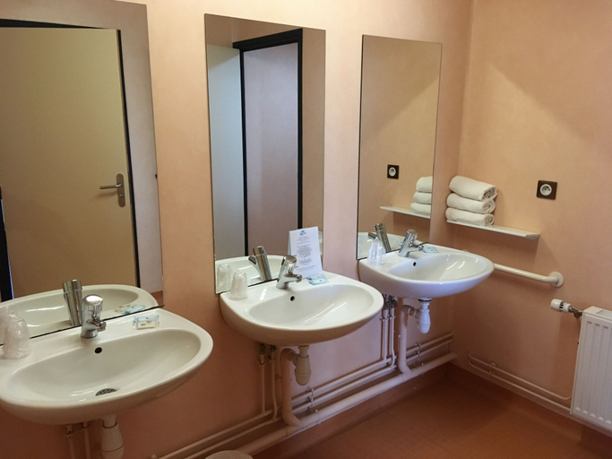 Bathroom 5, L'Escale, Nord