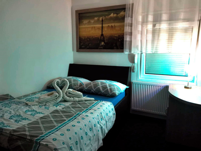 Bedroom 2, Hotel Styria, Znojmo