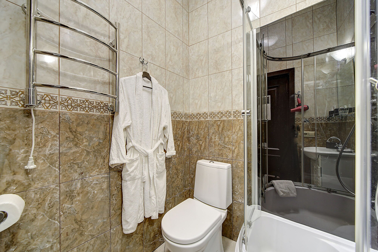 Bathroom 4, Guest Rooms at Marata Street 8-5, Sankt-Peterburg gorsovet