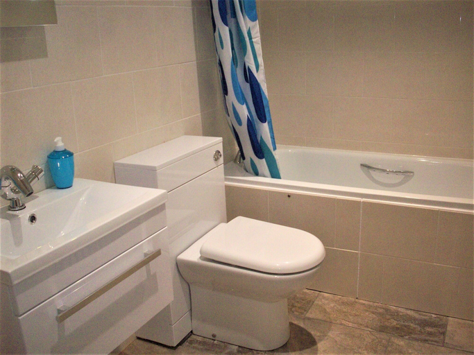 Bathroom 4, Homestead Stables, Wiltshire