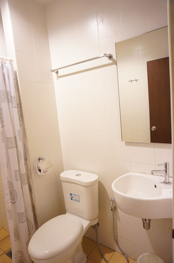 Bathroom 4, Le Ranong Bistro Hotel, Muang Ranong