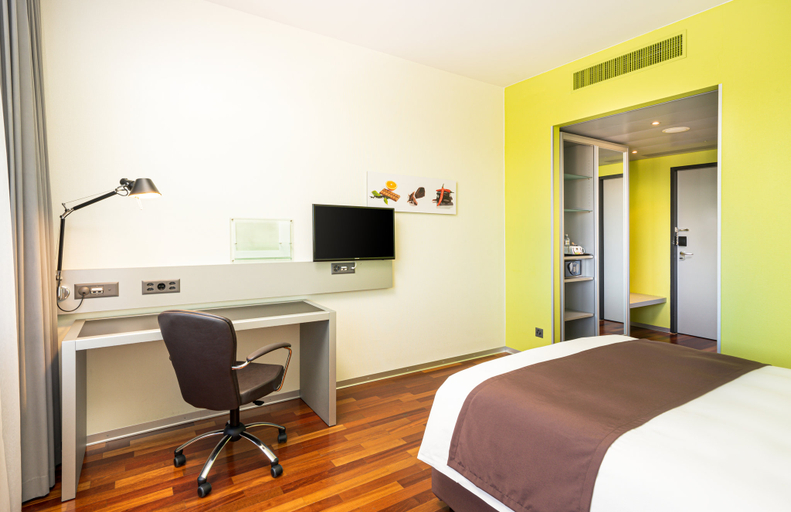 Bedroom 5, Holiday Inn BERN - WESTSIDE by IHG, Bern